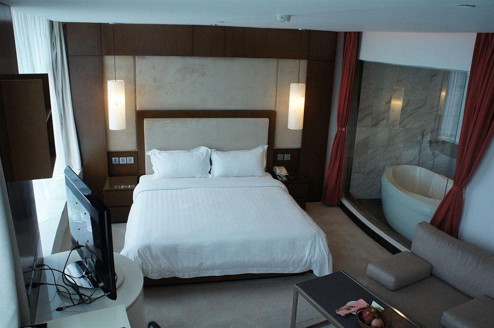 The Hanoi Club Hotel & Residences Kültér fotó